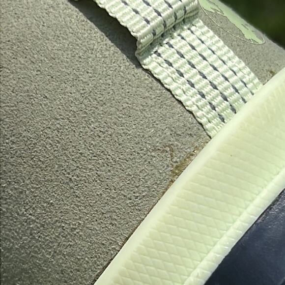 ON Running Women's Cloudtrax Hiking Boots, Reseda - Bright Lavender - Picture 13 of 17